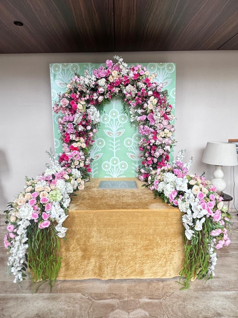 Luxe Gold & Rose Floral Mandap